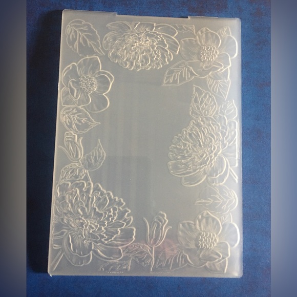 Gemini Exquisite Blooms 3D Embossing Folder - Picture 4 of 4